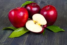 食品检测中心依据什么标准对苹果进行检测？